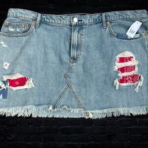 Gap Denim distressed skirt size 35” NWT